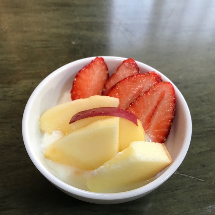 いちごとりんご★ヨーグルト